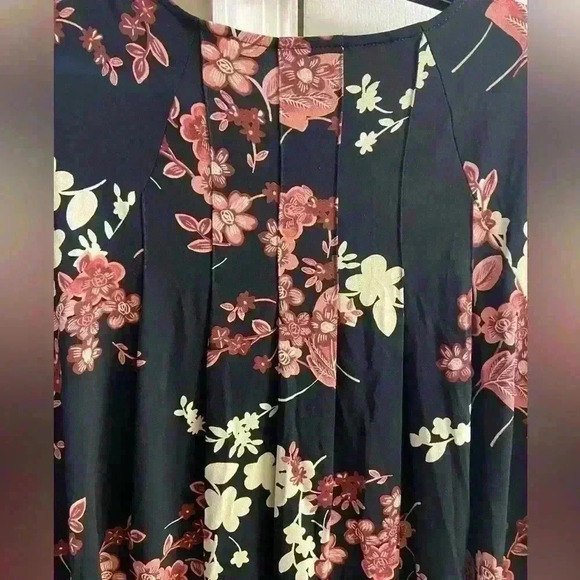 J Jill wearever collection tunic top black floral‎ crewneck Large Petite - Picture 4 of 6